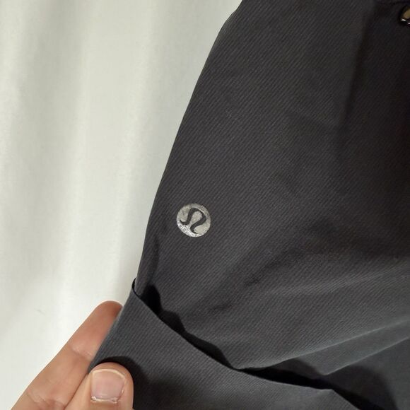 Lululemon Shorts Women's 8 Black Rolled Cuff Pockets Missing Drawstring - Picture 7 of 9